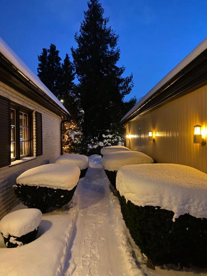 Anitas B&B Stockholm/Vaellingby Bagian luar foto
