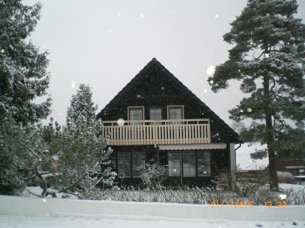 Anitas B&B Stockholm/Vaellingby Bagian luar foto