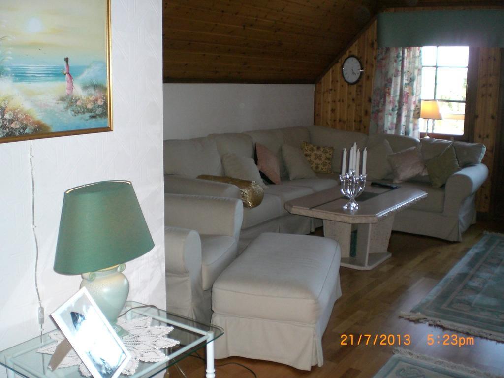 Anitas B&B Stockholm/Vaellingby Ruang foto